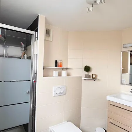 Duplex - 15min Walk Apartment *